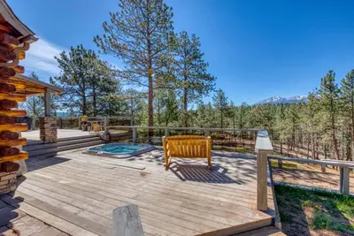 Image de Spacious cabin in the woods w/ a private hot tub, deck, & fireplace Suv needed