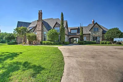 Image de Lavish Celina Home w\/ Patio & Game Room!