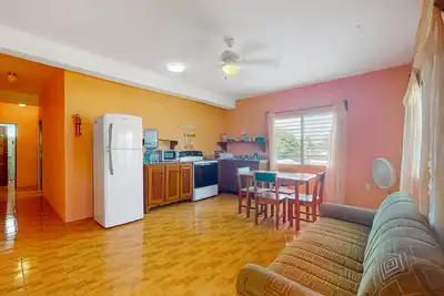 Wonderful Island Condo W/ Ocean Views, Shared Terrace, Free WiFi & Beach Access