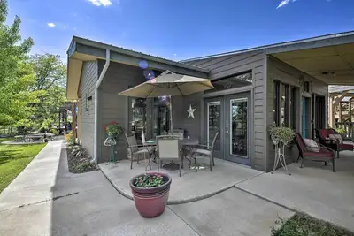 Image de Serene Mountain Retreat w\/ Deck & Mtn Views!