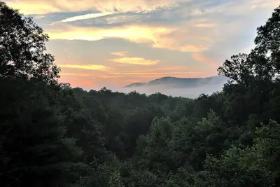 Image de Book for Fall Now! Firepit, Hot Tub, Views, Game Room, 3 King Beds & Paved Roads
