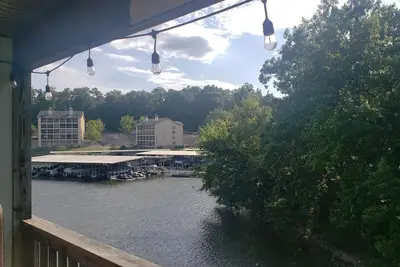 Image de Lakefront Condo Ready For Summer Fun! Don'T Delay! Books Up Every Summer!