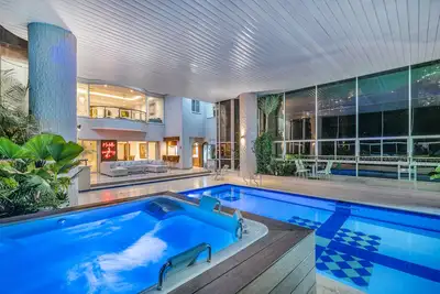 Image de Incredible Medellin Palace With Indoor Heated Pool