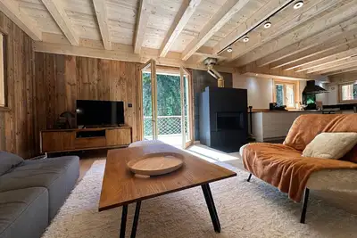 Image de Chalet confortable avec cheminée et terrasse à Samoëns