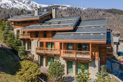 Image de Chalet de luxe avec demi-pension et espace bien-être à 2 min des pistes