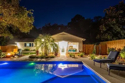 Image de The Oar House | Pet Friendly, Pool Home, Views!