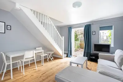 Image de Bright 2 Bedroom house with Garden in Camden