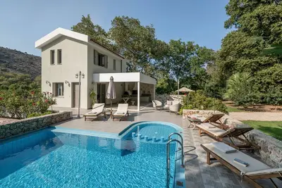 Image de Villa Nature, Private Pool, 5 min to Sandy Beach!