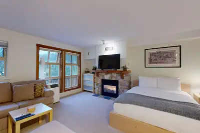 Image de Cozy haven in the heart of Sun Peaks Village