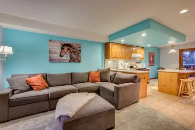 Image de Ski in Townhouse steps from the Village and Ski Runs