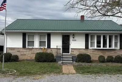 Image de Hafield McCoy trail house sleeps 14
