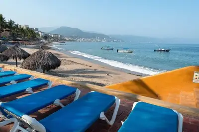 Image de Los Tules Spacious 3br Condo with Private Balcony