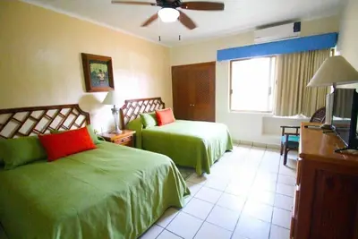 Image de Ocean-front 3br Condo with Outdoor Swimming Pool