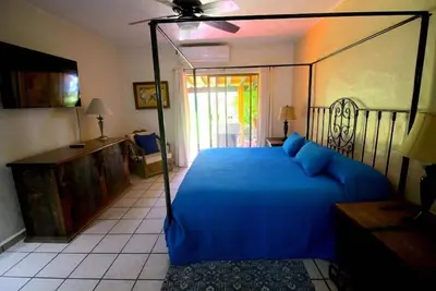 Image de Breathtaking Los Tules 2br Condo with Private Beach Area