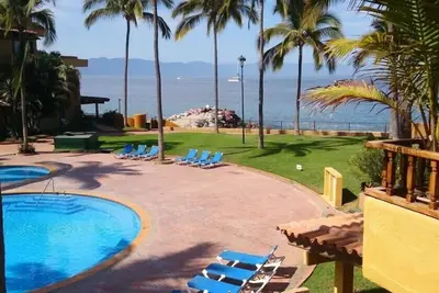 Image de Contemporary 2br Condo with Garden