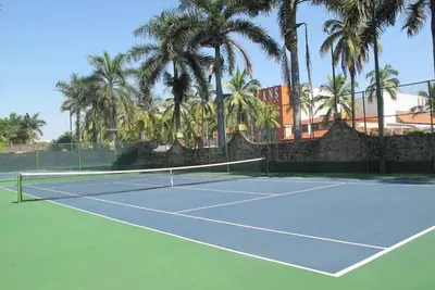 Image de Pool-view Impeccable 2br Condo Near the Beach with Garden