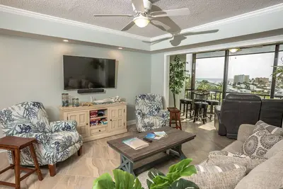 Image de Harbor Towers Gulf Facing 2/2 upgraded condo!