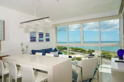 Image de Many shades of Blue with The Ocean view, Condo 4u