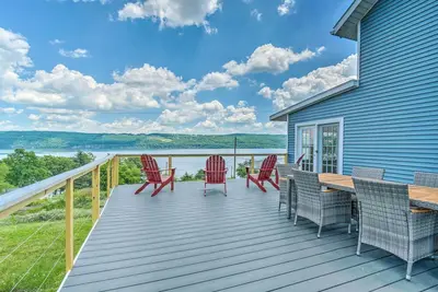 Image de Watkins Glen Lakeview Cottage w/ Waterfall!