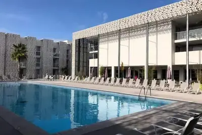 3 Pièces pour 6 Personnes