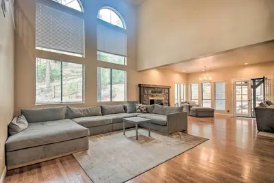 Image de Pine Mountain Club Getaway w\/ Game Room!