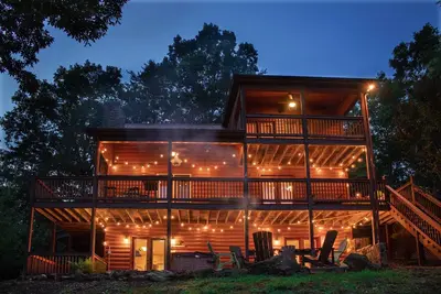 Image de *Bear-Foot Hideaway* R&R~HotTub~Views~Game Rm~Pets