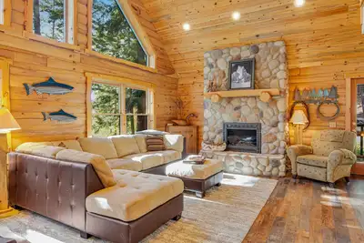 Image de Woodland Home w\/ Great Game Room, Deck, W\/D & Forest View - Near Cle Elum Lake