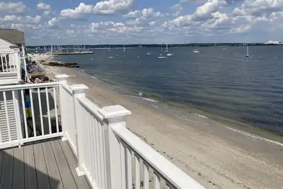 Image de On the beach amazing views. . . welcome to your happy place!