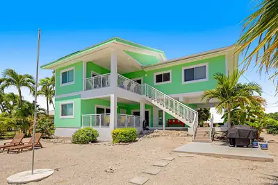 Image de Sunny Home w\/ 75-Foot Private Dock, Club Membership, Central Ac, W\/D, Free WiFi