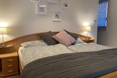 Image de Moderne Ferienwohnung mit Freisitz