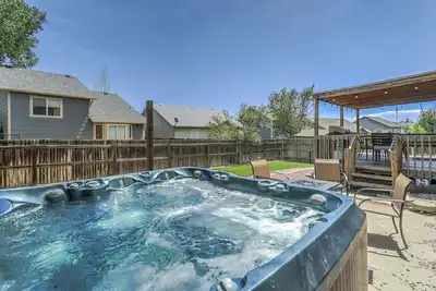 Image de Hot Tub-Pet Friendly-7 miles to Ft. Carson