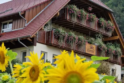 Image de Langenhof - Holiday apartment 110sqm with air conditioning, vacation on the farm