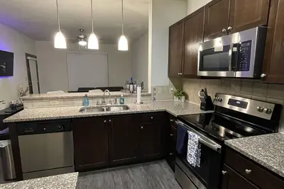 Image de ⭐️New Listing⭐️Luxury Condo Suite w/ Netflix & Wine