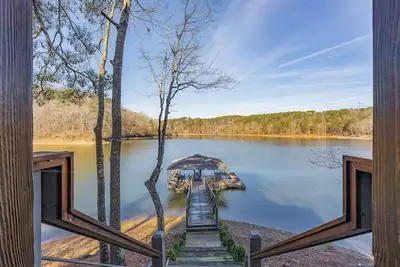 Image de Luxury Lakefront Cottage w/ Kayaks and SUPs