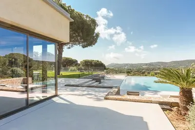 Image de Villa Fauve Résumé:<br>L