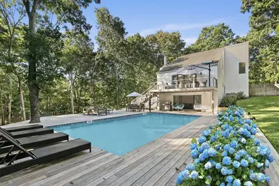 Image de Modern 4+ bedroom house with a walk to the beach!