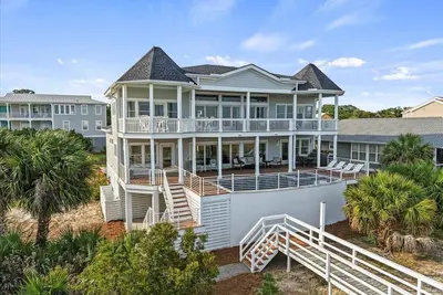 Image de Luxury Direct Oceanfront New Private Elevated Pool and Spa! Limo Golf Cart Included