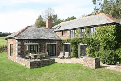 The Old Granary, family friendly, with open fire in Rock