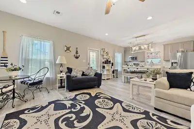 Image de Come visit the Enchanted cottage