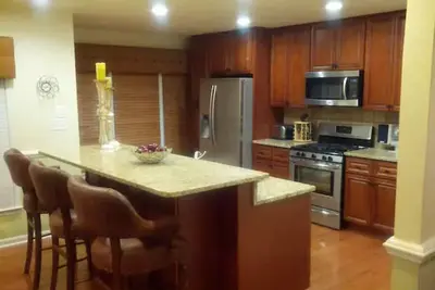 Image de Mini Mansion 4, 100 sf Ncsu/Downtown, 6br, 10 beds