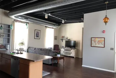 Image de Downtown New Castle Indiana Condo Available for short-term and long-term stays.