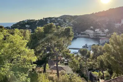 Image de Maison de plage renovée dans les calanques 5 chambres, accès mer/vue panoramique
