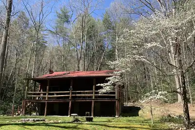 Image de Log Cabin - private - w/ running creek - 1mile from downtown Hot Springs
