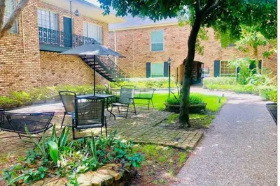 Image de Beautiful, gated, private Condo in the heart of Houston!