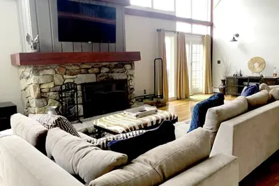 Image de Beautiful 5 Bedroom in Manchester close to skiing and Golf