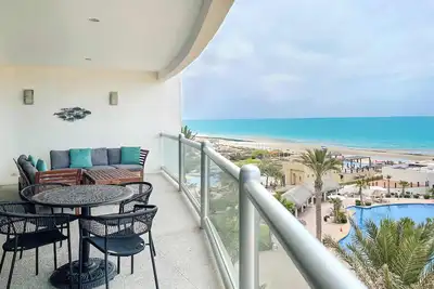Image de Quiet Beachfront Condo with Pools & Private Beach #401