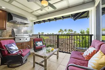 Image de 🏖️Ocean & Mountain Views | 2br with Loft, 4 Beds | Relax in Luxury