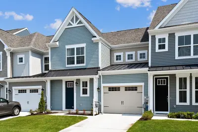 Image de Owner to pay community recreation fees---no charge to guest! Fantastic new vacation townhome located in the beautiful community of Bishop's Landing just four miles from Bethany Beach!