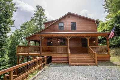 Image de Spacious Log Home with Ev Charger
