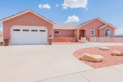 Image de Kanab Family Retreat with Theater & Hot Tub!